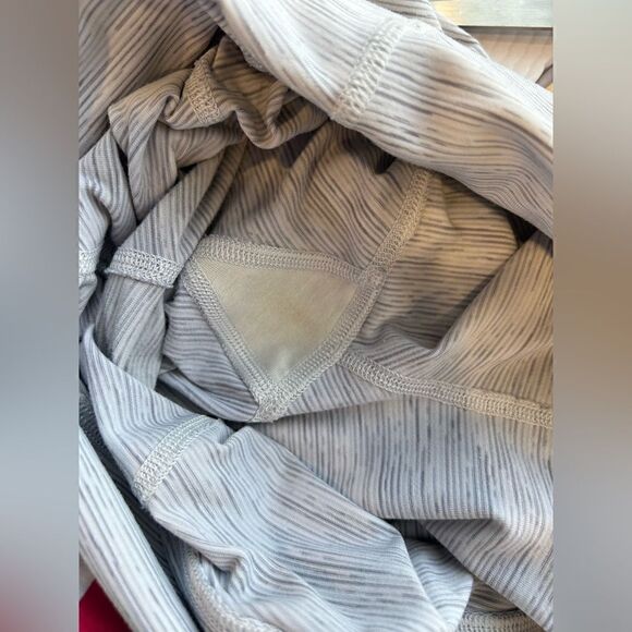 Lululemon Wunder Under Scalloped Crop - Picture 15 of 15